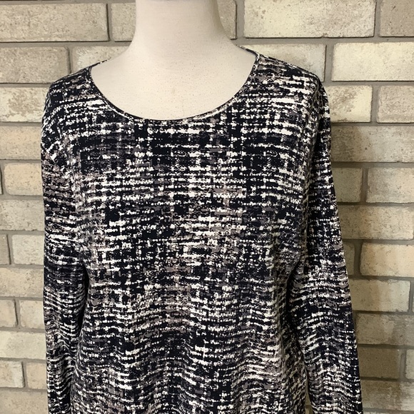 Shirt pxl $12 - Picture 2 of 4